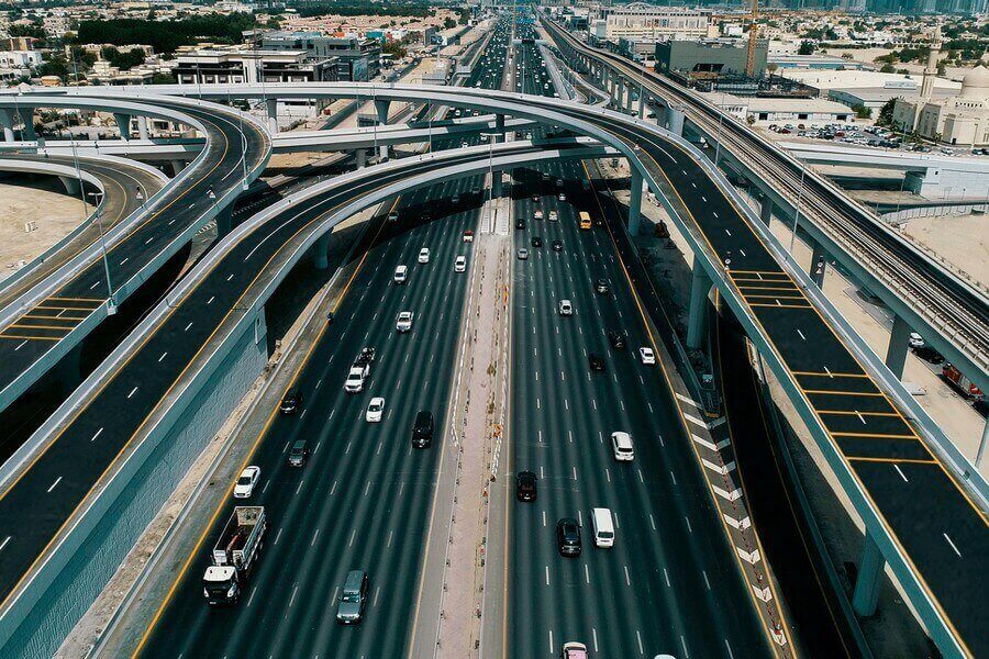 Дубай трасса. Дубай Шейх заед роуд. Центральная магистраль Дубай. Дубай шоссе шейха Зайда. Развязки в Дубае.